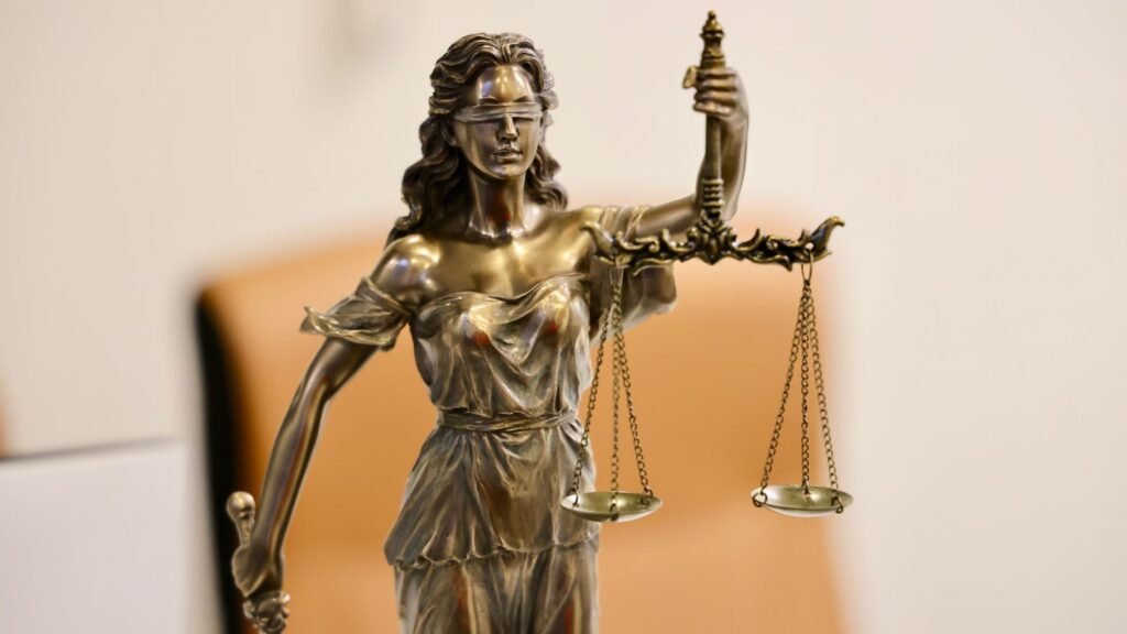 Affaire Jubillar : statue de la Justice tenant une balance, photo d'illustration