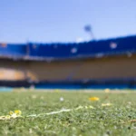 Tribunes d'un stade de football argentin à Buenos Aires, illustration de la qualification de l'Argentine pour la finale du Mondial 2026