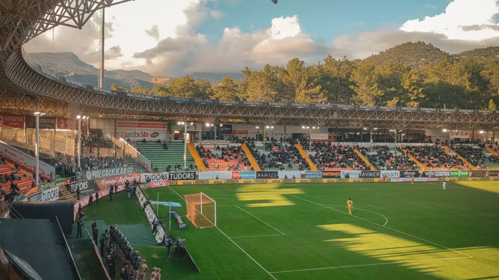 Stade de football au coucher du soleil avant Angleterre-Argentine, demi-finale du Mondial 2026