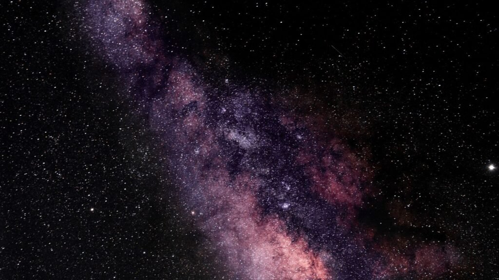 Galaxie et étoiles illustrant un trou noir dans l'univers