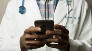 Prescription médicale et nouvelles règles pour les arrêts maladie en France dès septembre 2026