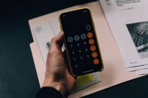 Factures d'énergie et pouvoir d'achat en août 2026 - Photo libre de droit
