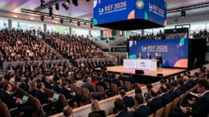 Tribune et dirigeants d'entreprises réunis lors de la Rencontre des Entrepreneurs de France
