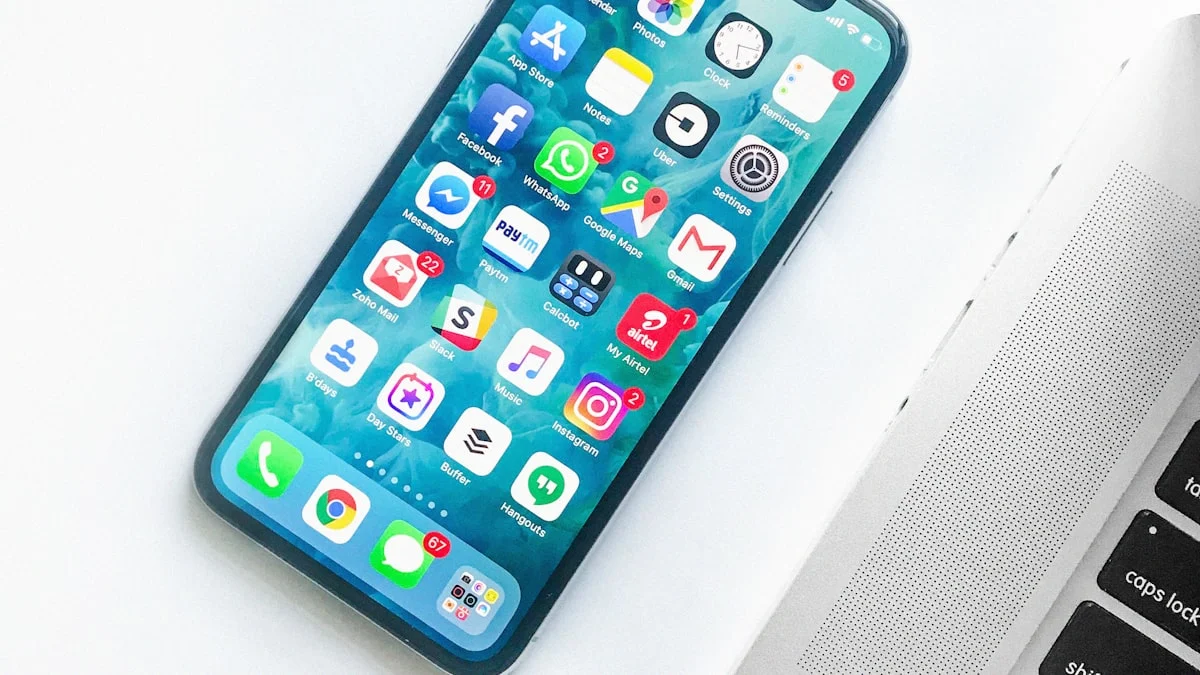 Smartphone moderne épuré illustrant l'interdiction totale du démarchage téléphonique en France