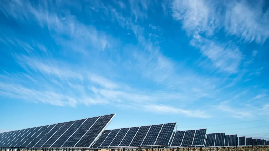 Système de stockage sur batterie domestique et panneaux solaires résidentiels