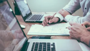 Analyse de dossier d'expertise d'assuré indépendant pour indemnisation de sinistre